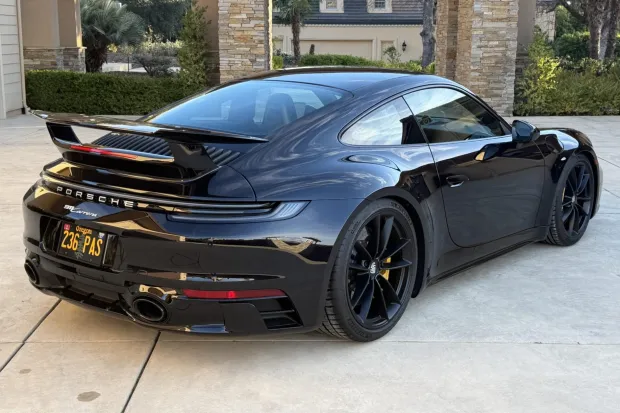 2023 911 Carrera photo 2