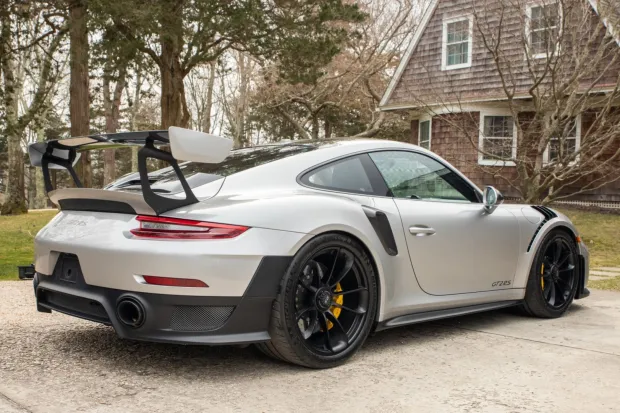 2018 911 GT2 RS photo 2
