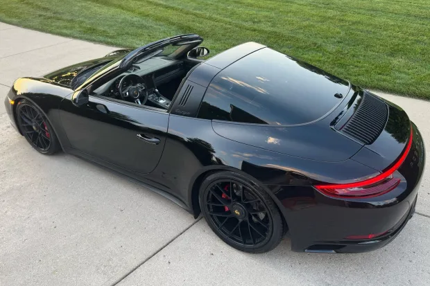 2017 911 Targa 4 GTS photo 2