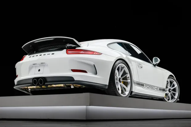 2016 911 R photo 2