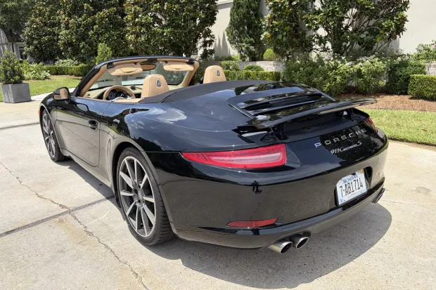 2015 911 Carrera S photo 2
