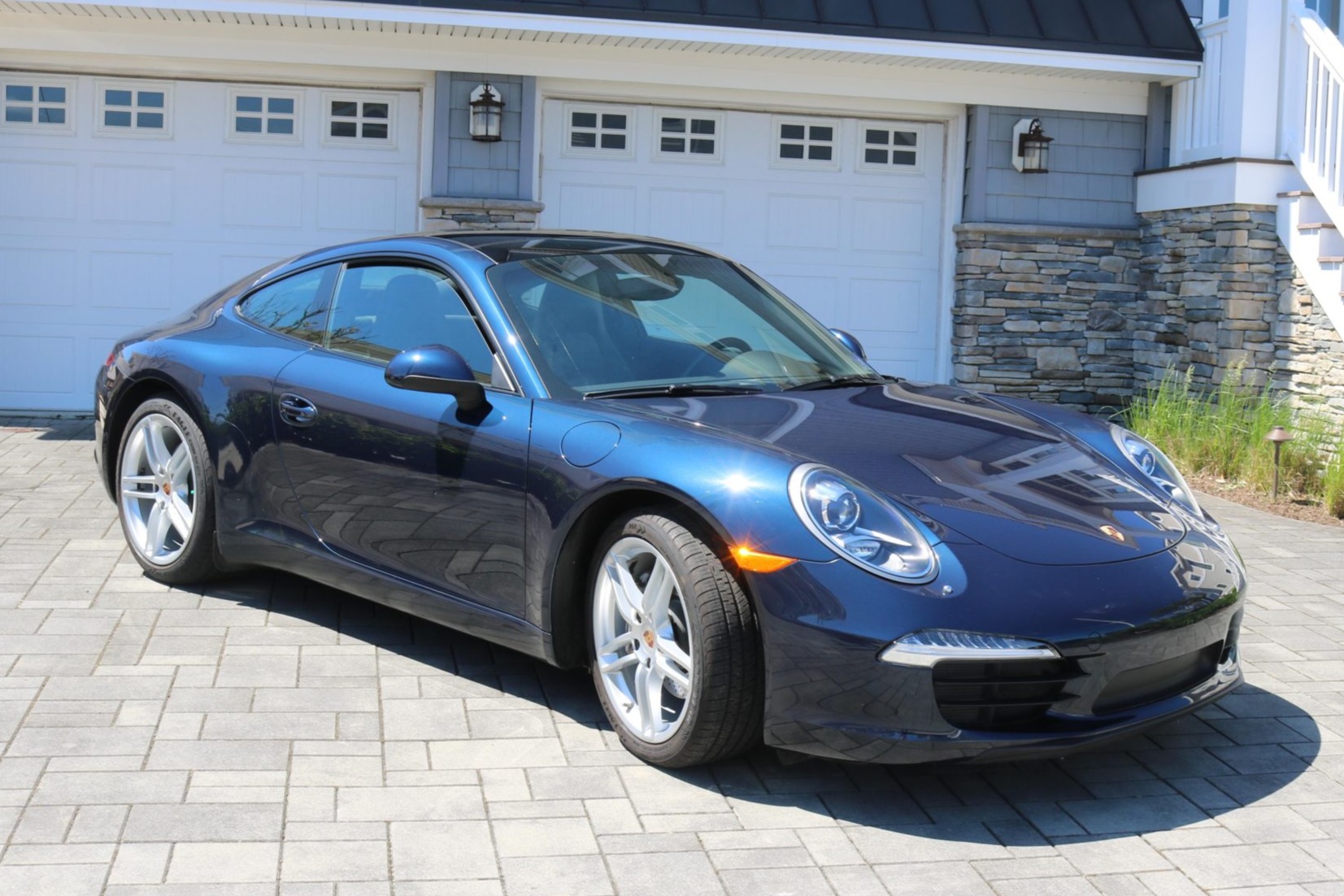 2015 911 Carrera photo 2