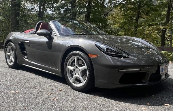 2021 718 Boxster Base
