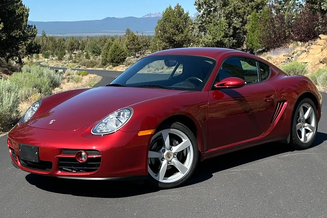 2008 Cayman Base