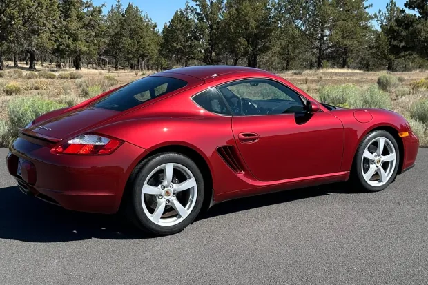 2008 Cayman Base photo 2