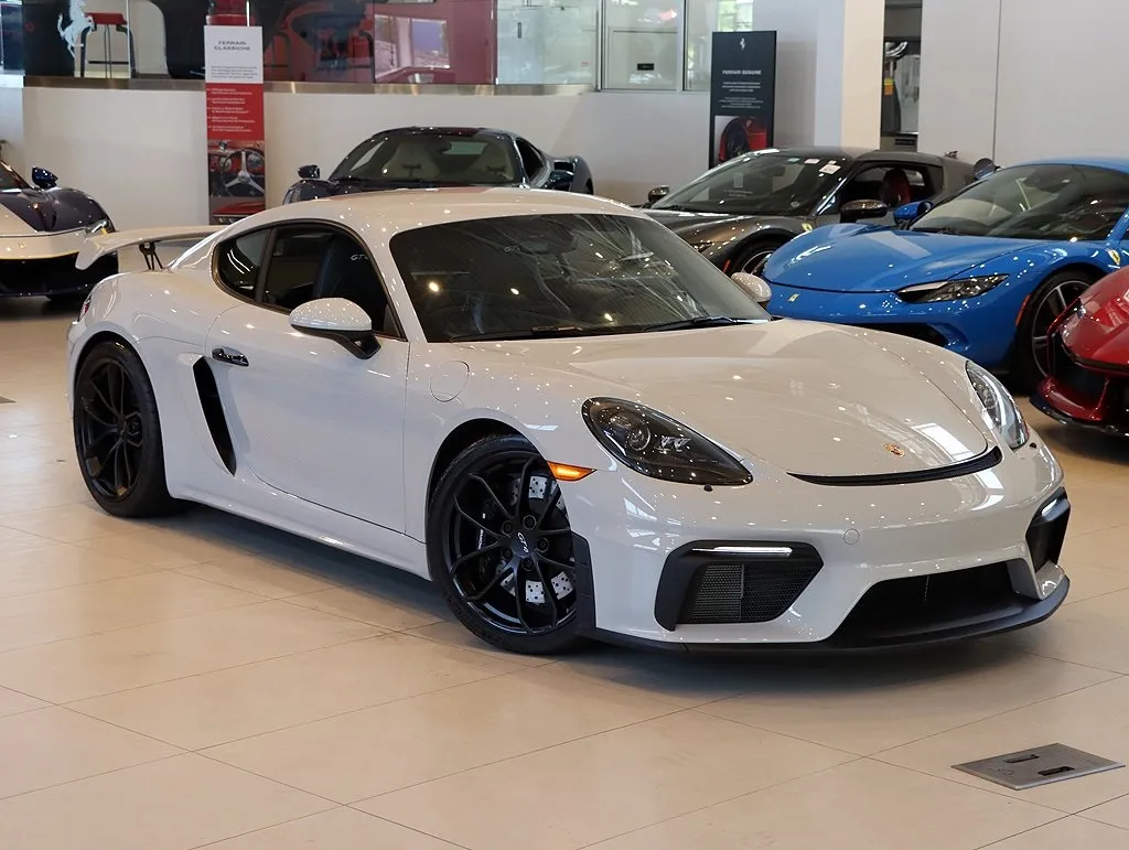 2020 718 Cayman GT4 photo 2