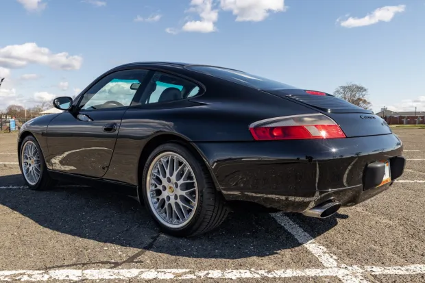 2001 911 Carrera photo 2