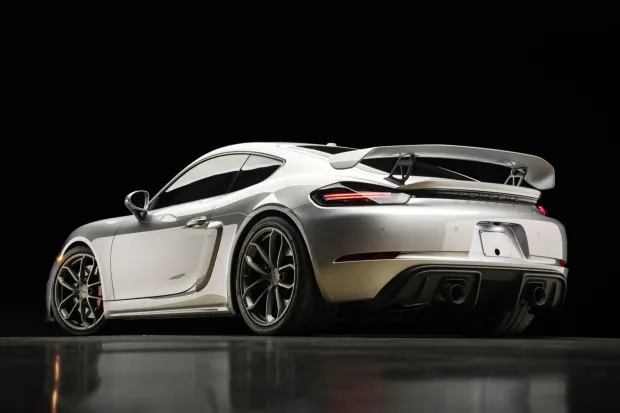 2020 718 Cayman GT4 photo 2