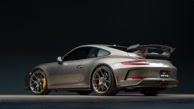 2018 911 GT3 photo 2