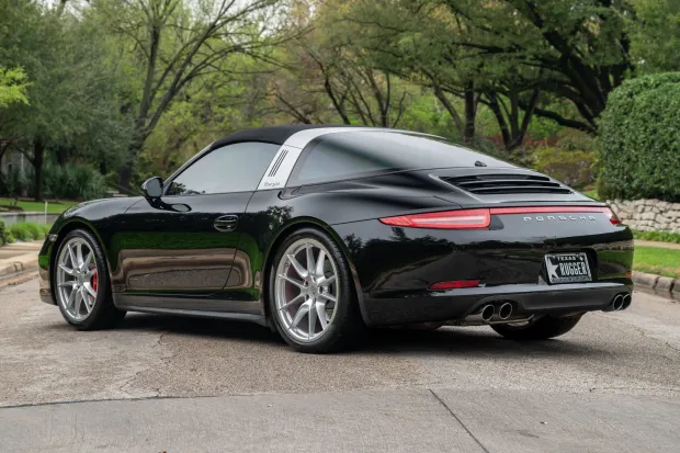 2015 911 Targa 4S photo 2