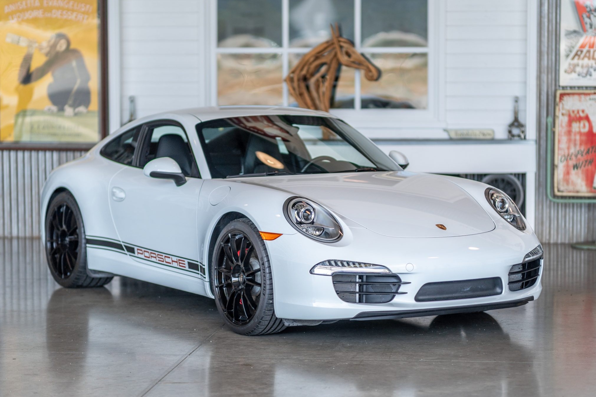 2016 911 Carrera S photo 2