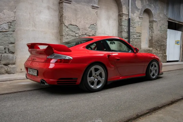 2002 911 GT2 photo 2