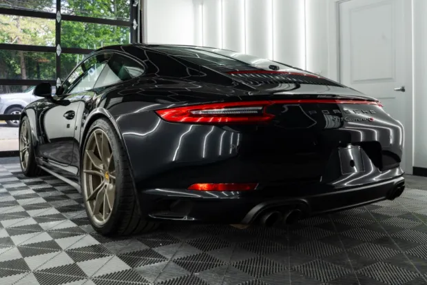 2017 911 Carrera 4S photo 2