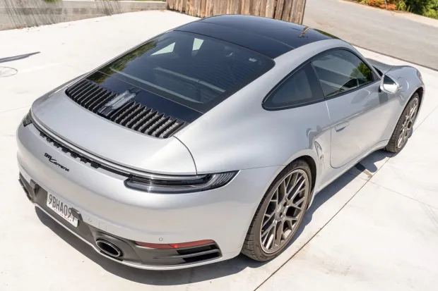 2022 911 Carrera photo 2