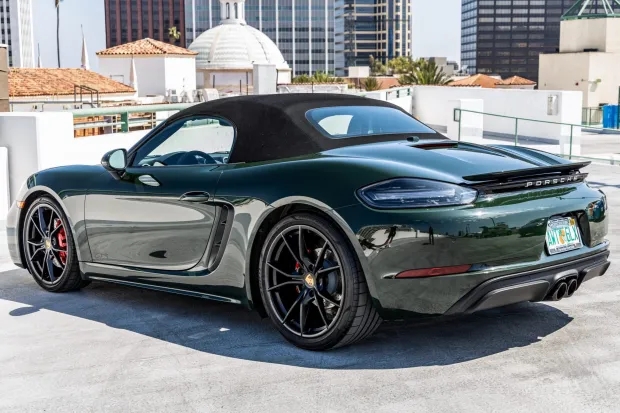 2018 718 Boxster S photo 2