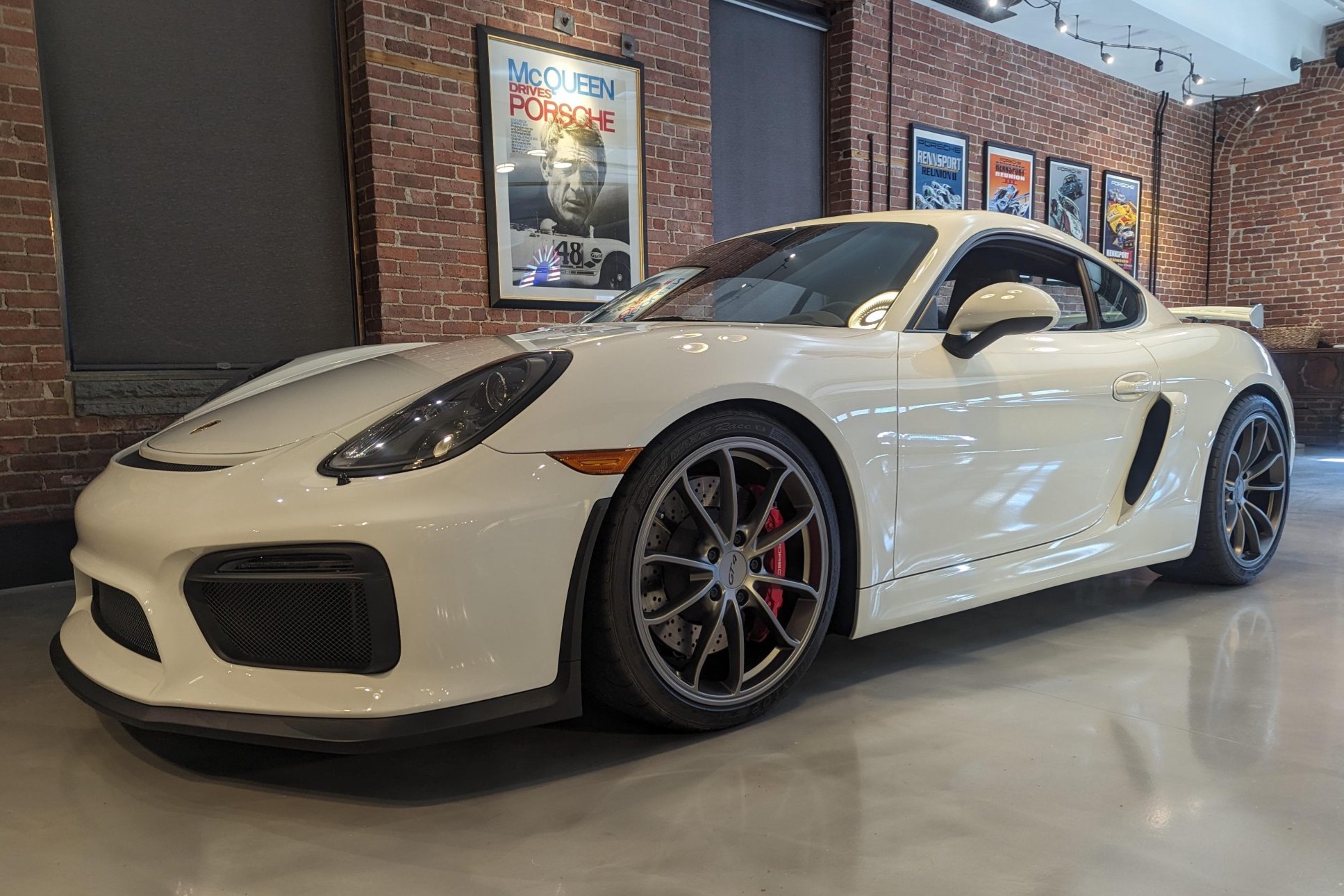 2016 Cayman GT4 photo 2