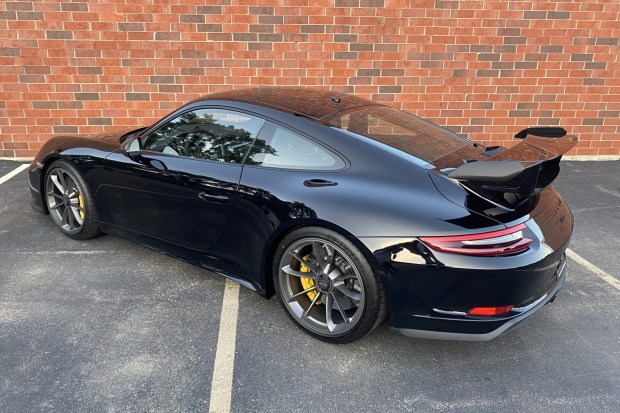 2018 911 GT3 photo 2