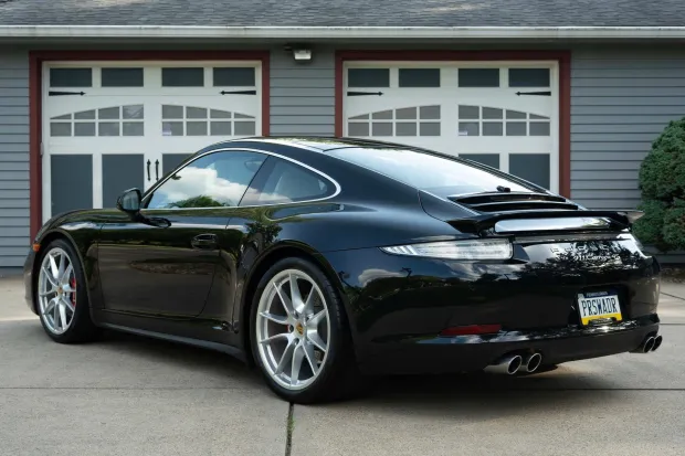 2015 911 Carrera 4S photo 2