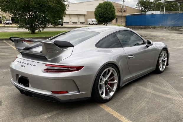 2018 911 GT3 photo 2