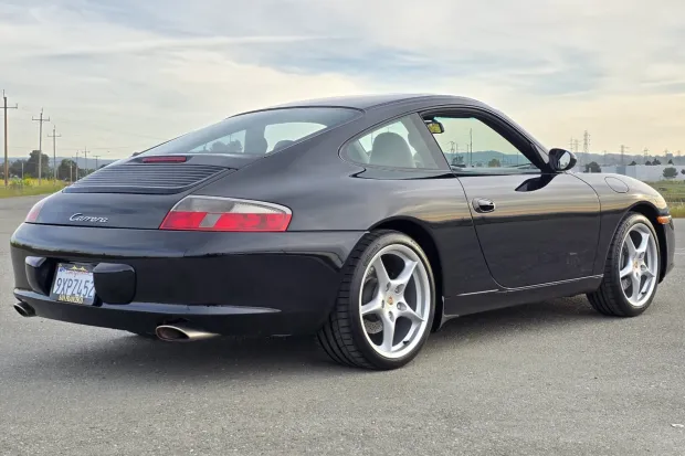 2002 911 Carrera photo 2