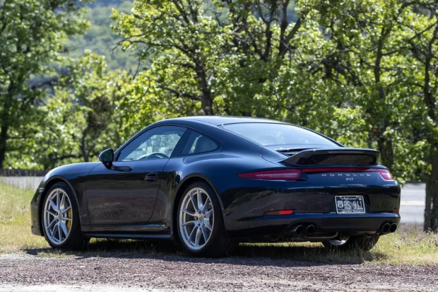 2014 911 Carrera 4 photo 2