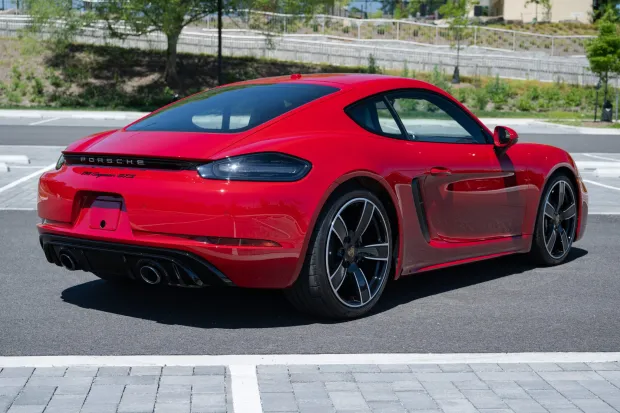 2022 718 Cayman GTS photo 2