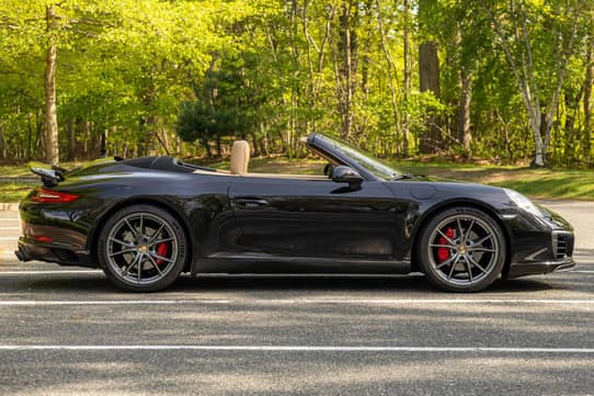 2017 911 Carrera Cabriolet photo 2