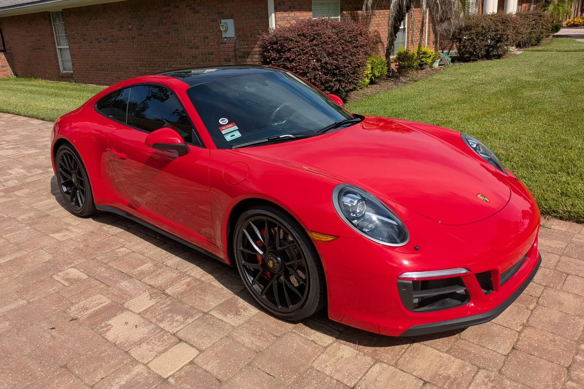 2017 Porsche 911 Carrera GTS