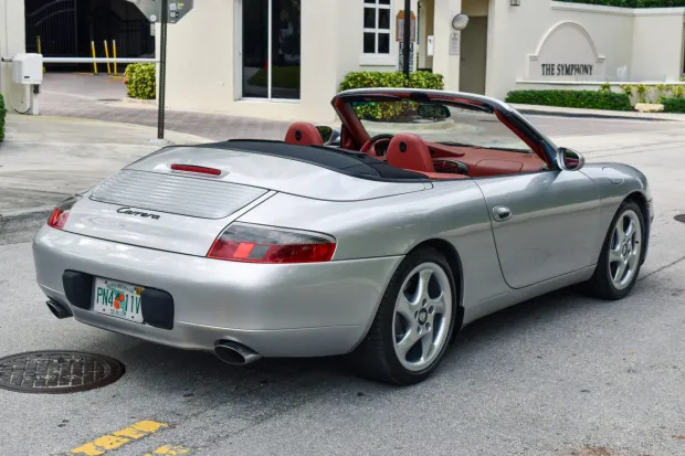 2000 911 Carrera photo 2