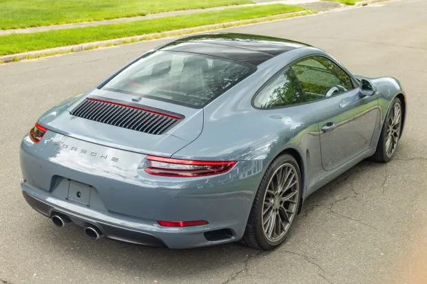 2018 911 Carrera S photo 2