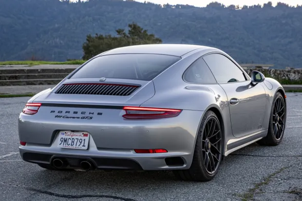 2018 911 Carrera GTS photo 2