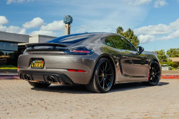 2023 718 Cayman GTS photo 2