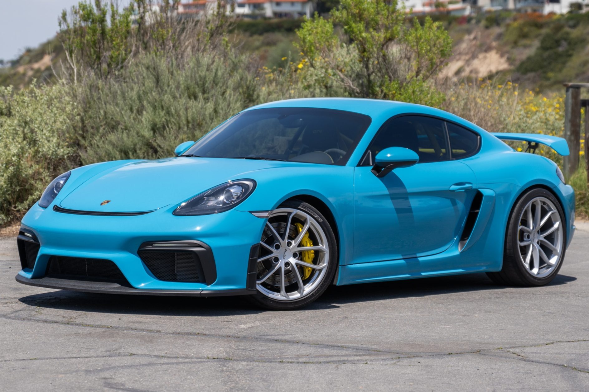 2020 718 Cayman GT4 photo 2