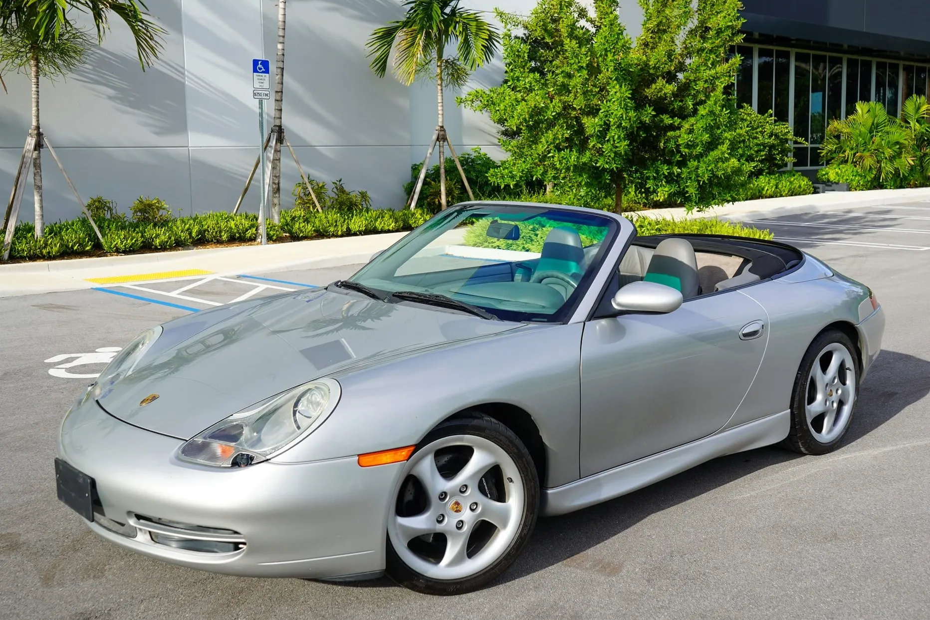 2001 Porsche 911 Carrera Cabriolet