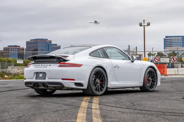 2019 911 Carrera GTS photo 2