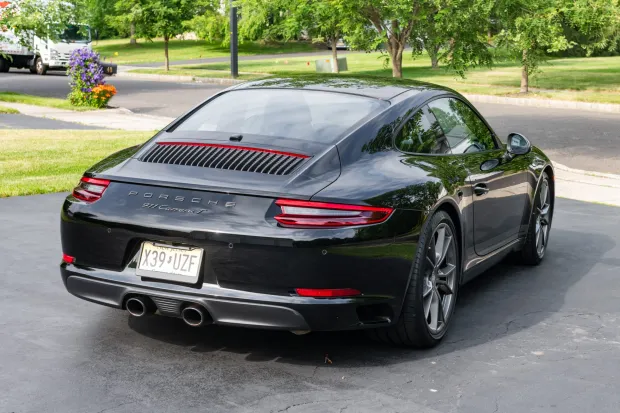 2019 911 Carrera T photo 2