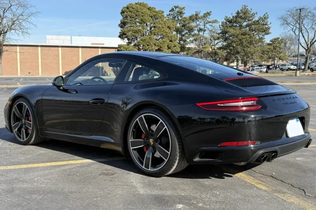 2017 911 Carrera S photo 2