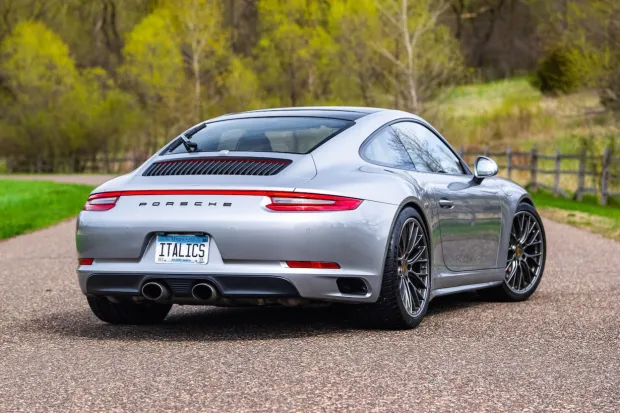 2018 911 Carrera 4S photo 2