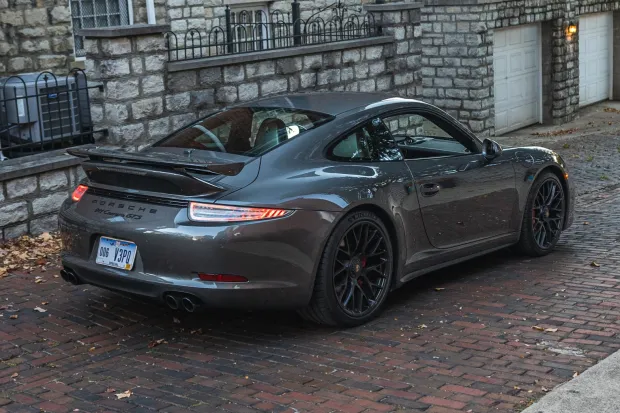 2016 911 Carrera GTS photo 2