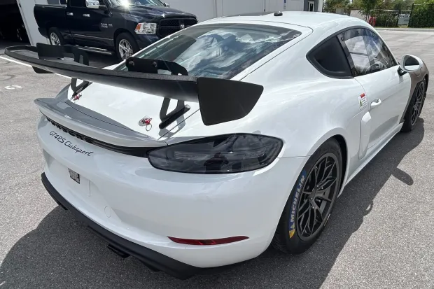 2025 718 Cayman GT4 RS Clubsport photo 2