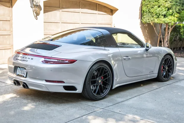 2018 911 Targa 4 GTS photo 2