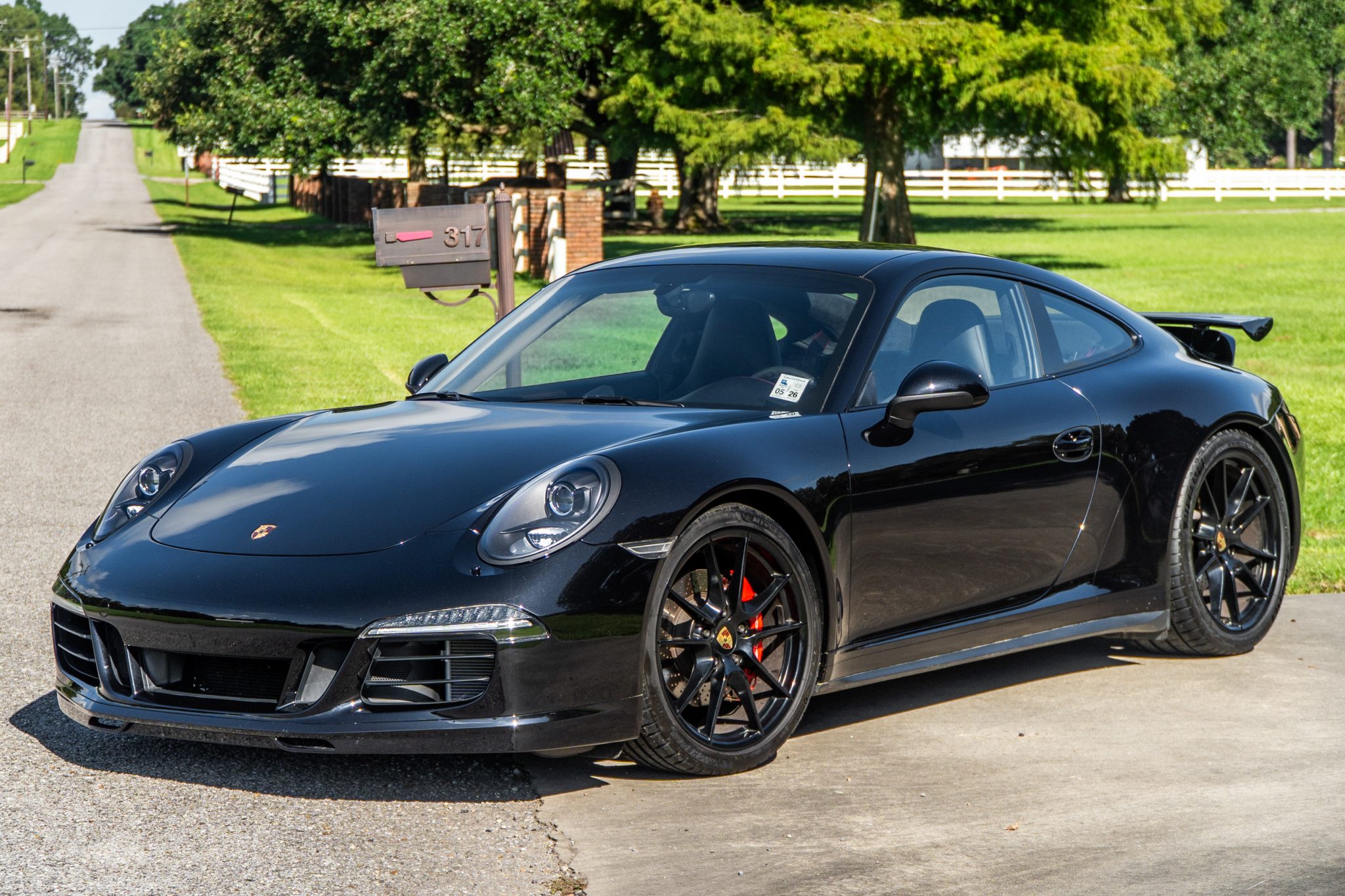 2016 911 GTS photo 2