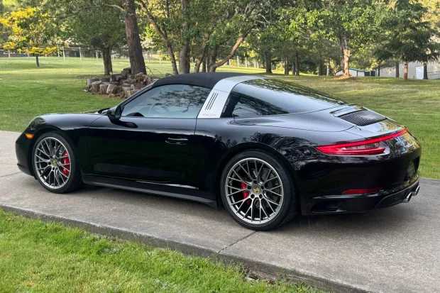 2017 911 Targa 4S photo 2