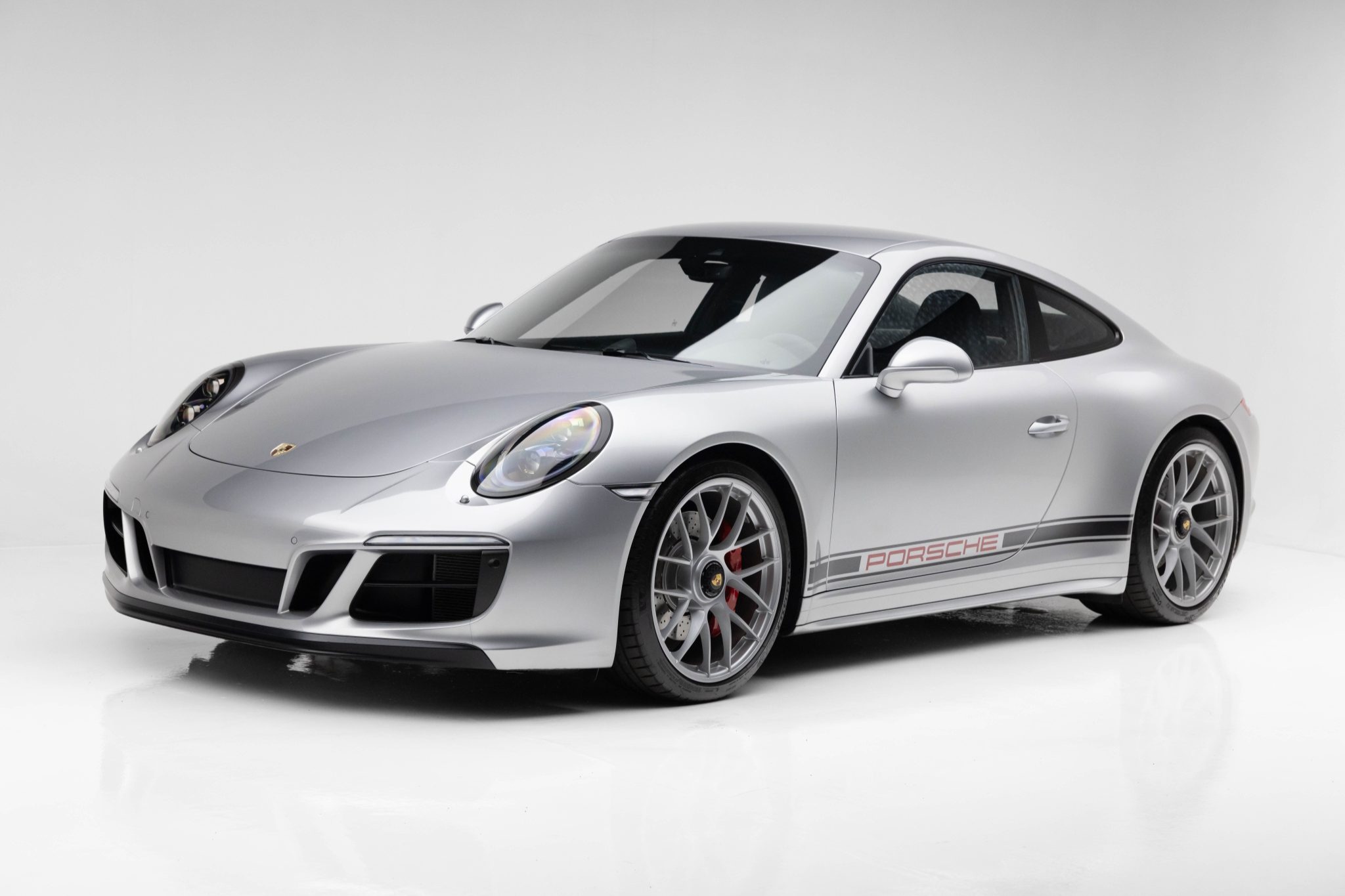 2018 911 GTS photo 2