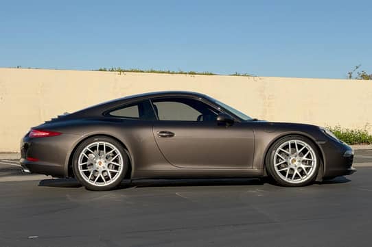 2013 911 Carrera photo 2