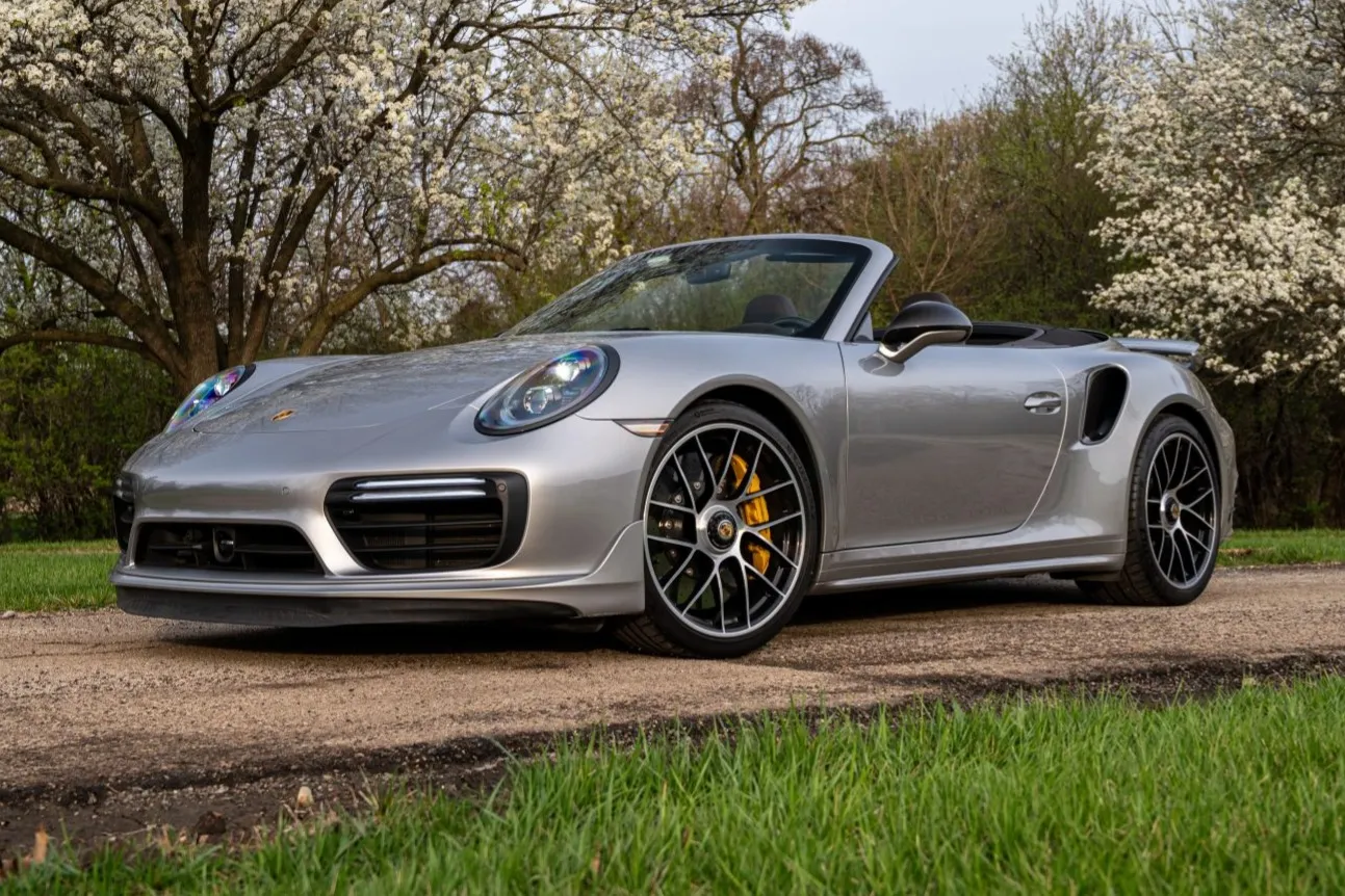 2019 Porsche 911 Turbo S Cabriolet