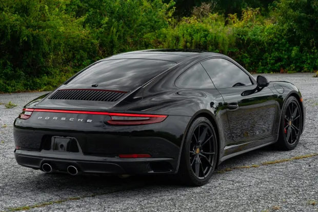 2017 911 Carrera 4S photo 2