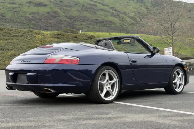 2002 911 Carrera photo 2