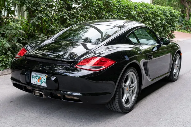 2009 Cayman Base photo 2