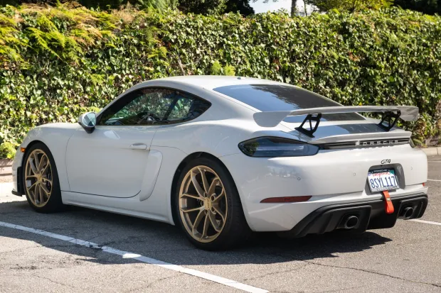 2020 718 Cayman GT4 photo 2